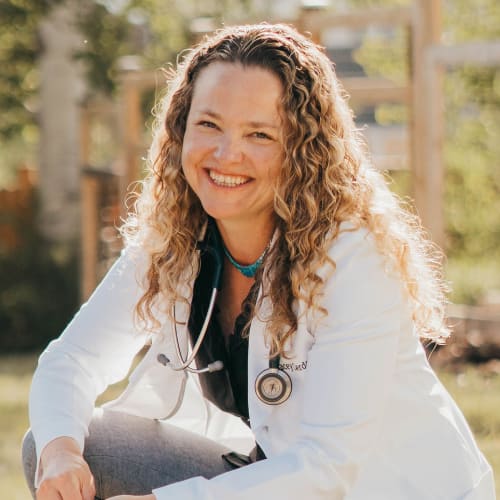 Dr. Jacey Cerda, Fort Collins Veterinarian